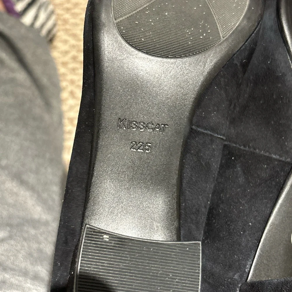 Vintage Kisscat Black Flats with Gold Buckle - Picture 8 of 11